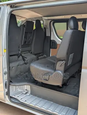 Toyota HiAce 2014 Silver