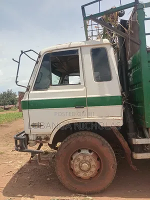 Nissan Diesel 1990 White