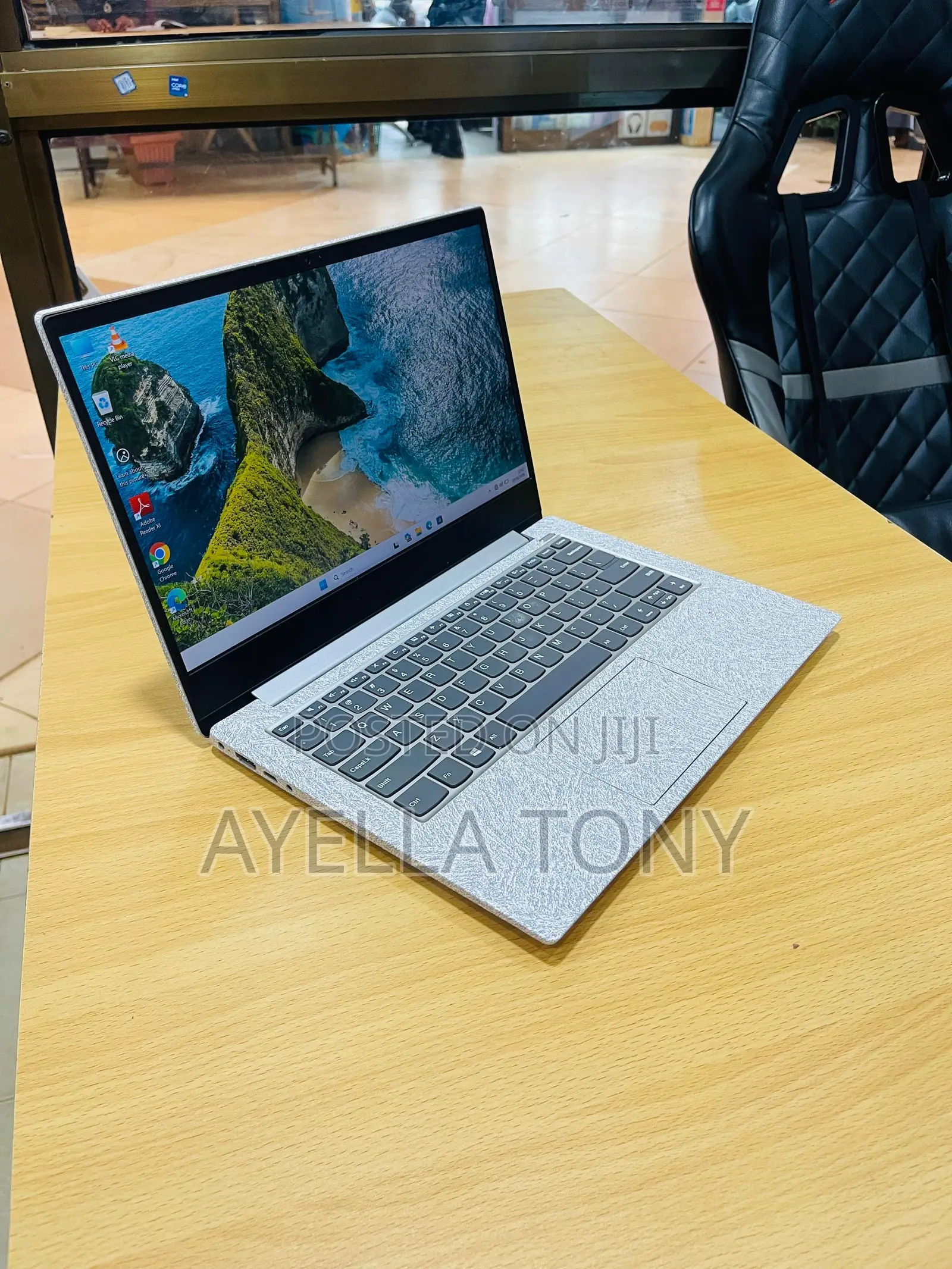 New Laptop Lenovo Ideapad 3 8GB AMD Ryzen 5 SSD 256GB