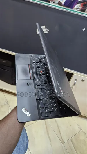 Laptop Lenovo ThinkPad E14 Gen 5 8GB Intel Core i5 HDD 500GB