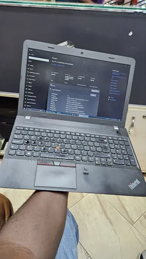 Laptop Lenovo ThinkPad E14 Gen 5 8GB Intel Core i5 HDD 500GB