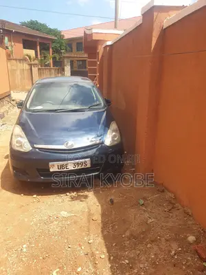 Toyota Wish 2004 Blue
