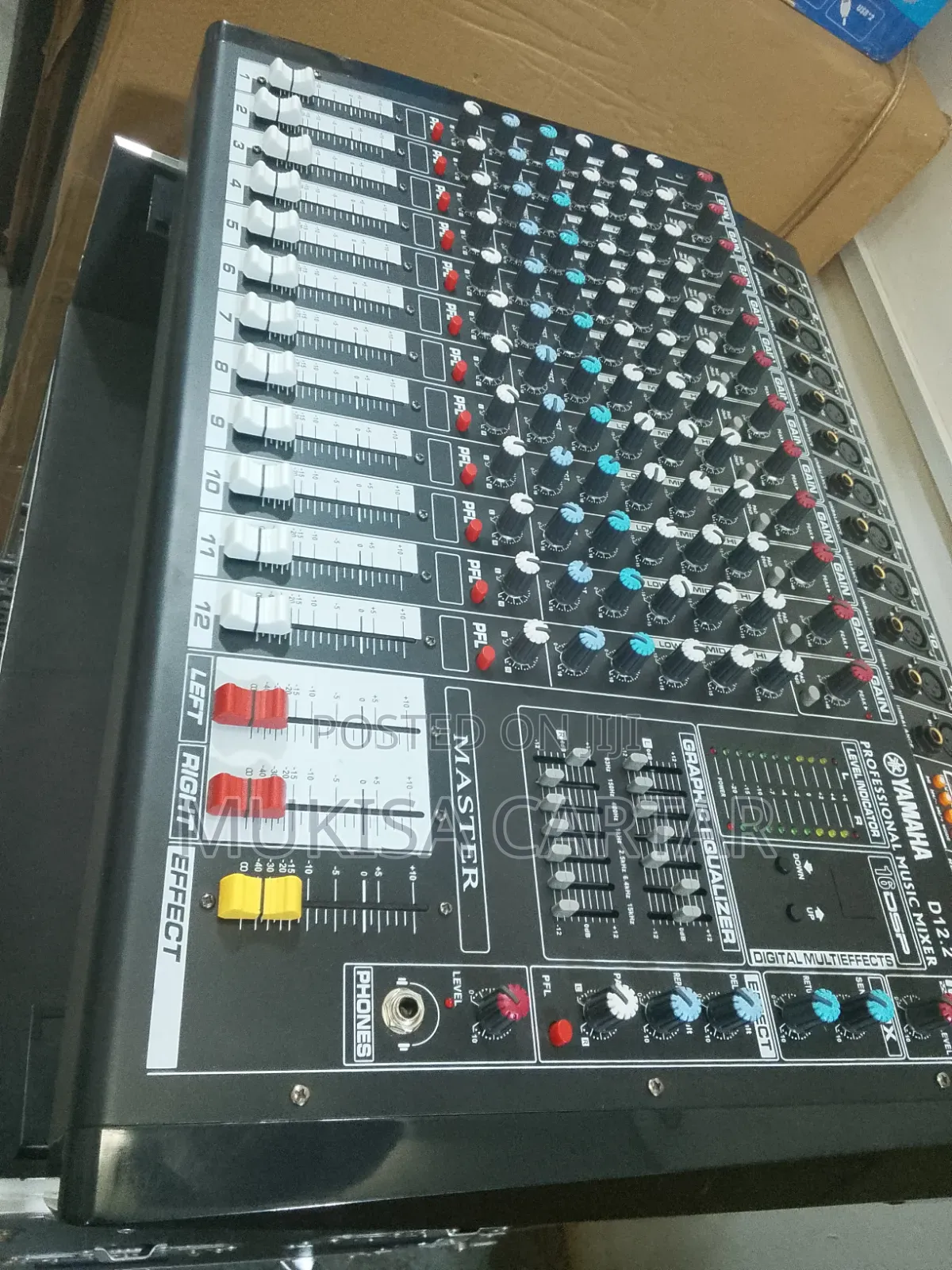 Yamaha Mixer 12