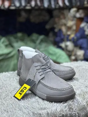Cat Granite Trek Boot
