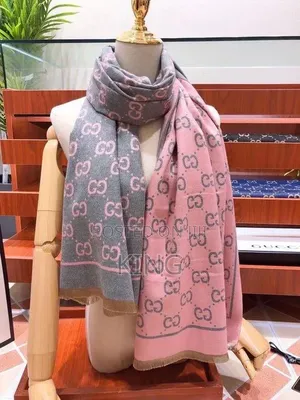 Gucci Designs Scarfs