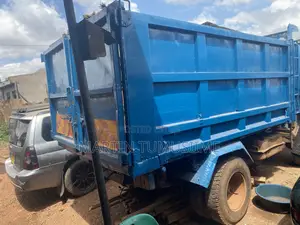 Mitsubishi Truck Dumper - Canter 1990 Blue