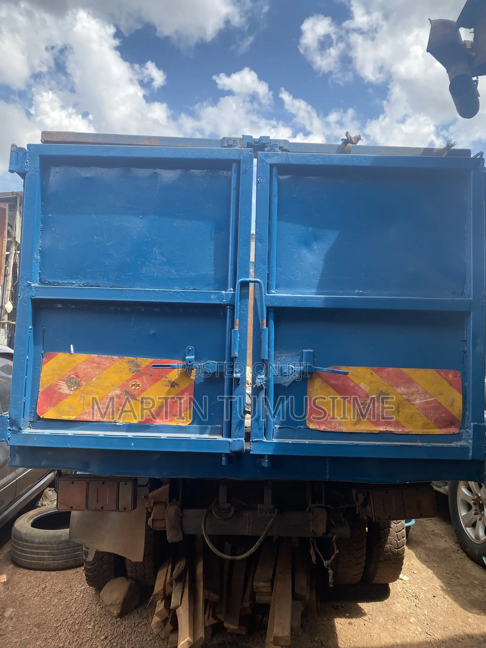 Mitsubishi Truck Dumper - Canter 1990 Blue