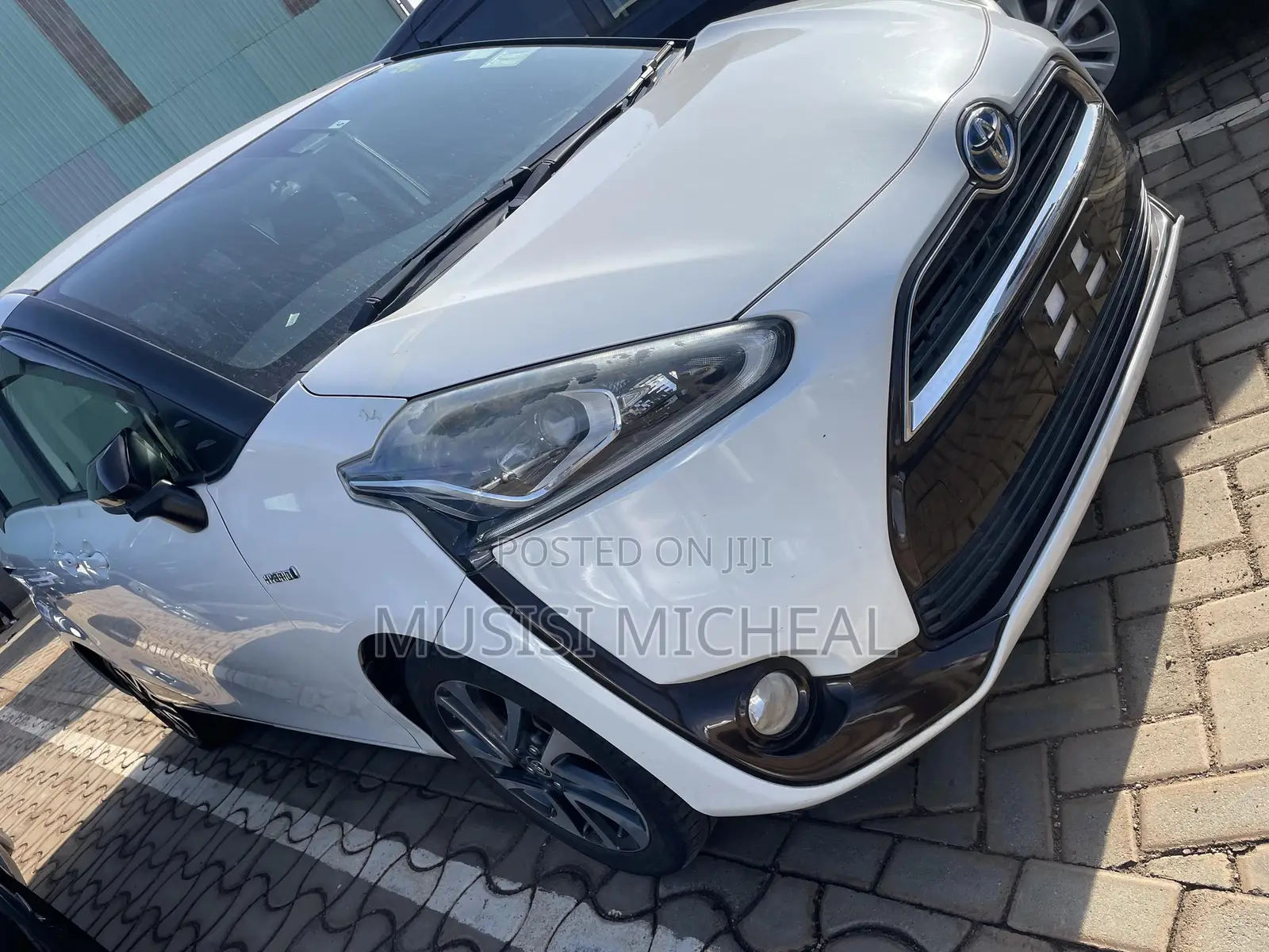 Toyota Sienta 1.5 Hybrid FWD (6-seater) 2017 White