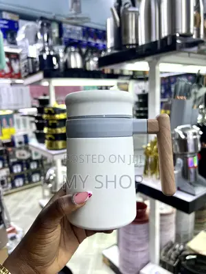 Portable Vacuum Mug With Handle – Comfort, Style Convenience