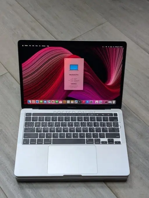 New Laptop Apple MacBook Pro 2020 16GB Intel Core i5 SSD 256GB
