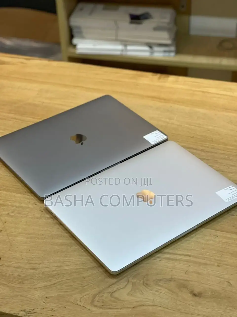 New Laptop Apple MacBook Pro 2020 16GB Intel Core i5 SSD 256GB