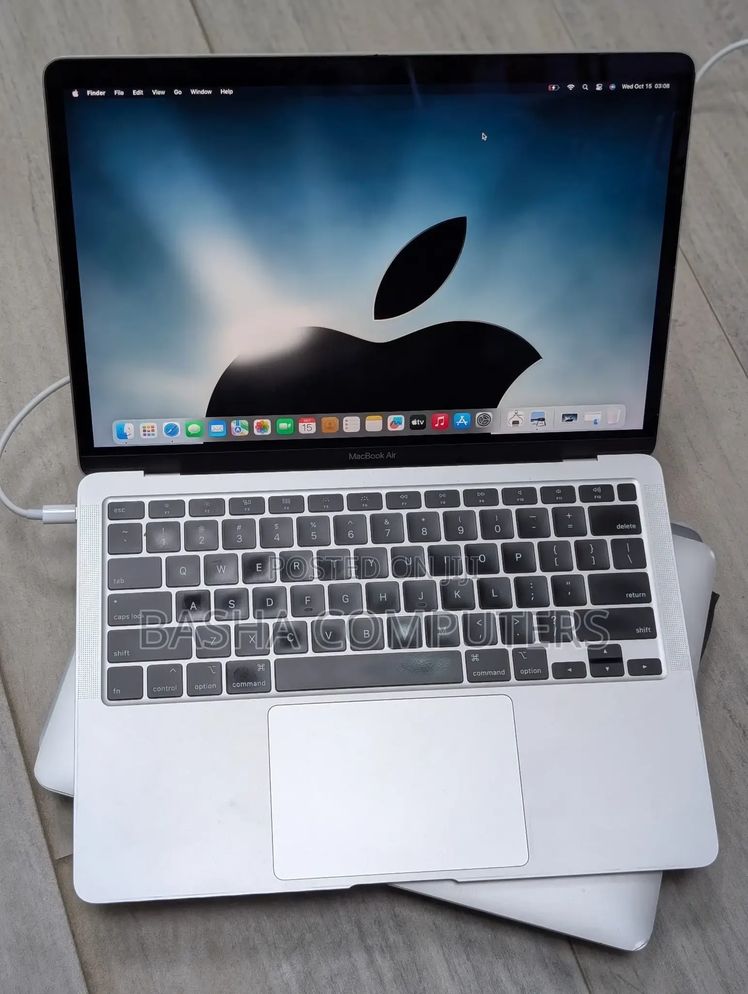 New Laptop Apple MacBook Pro 2020 16GB Intel Core i5 SSD 256GB