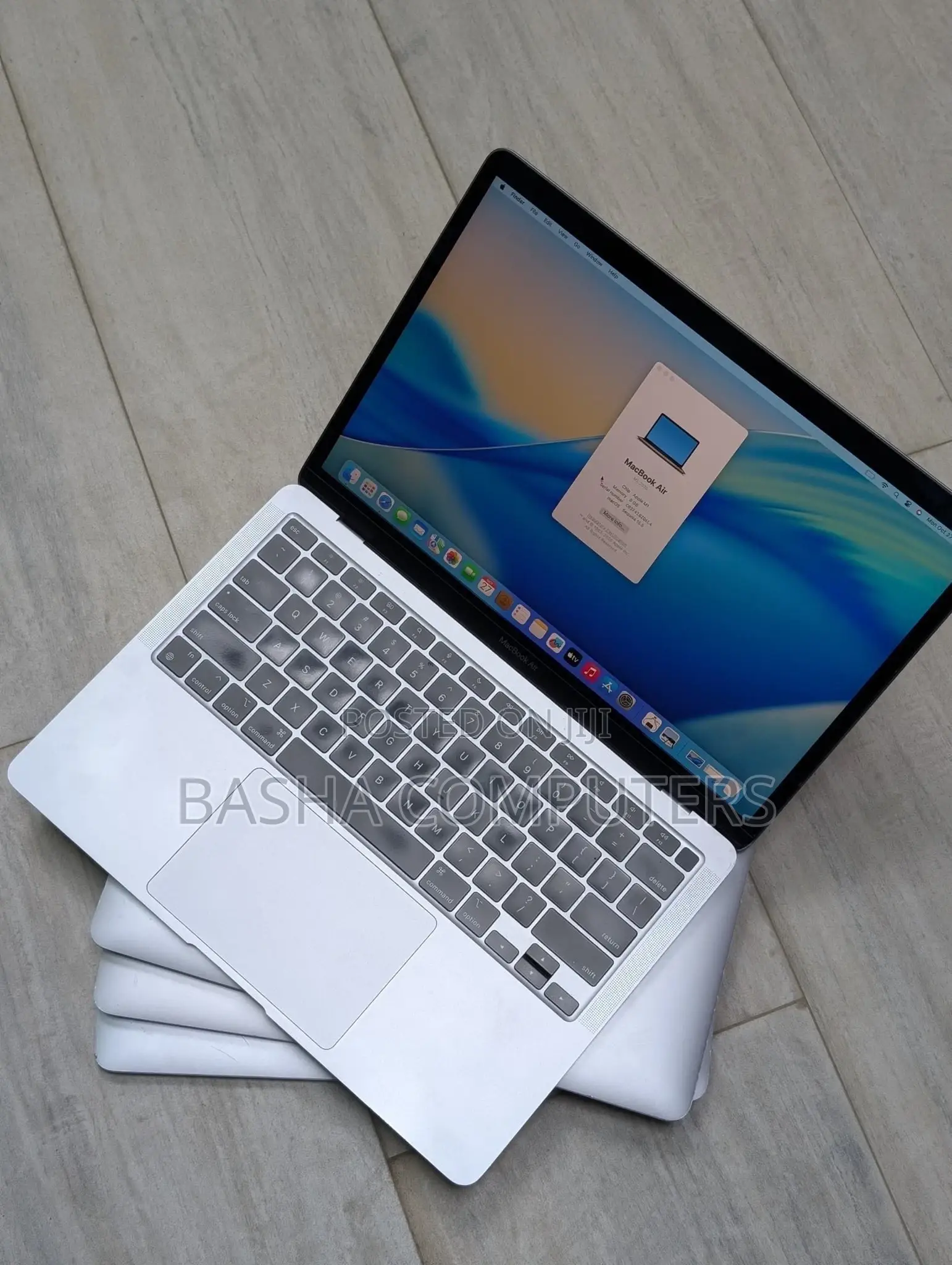 New Laptop Apple MacBook Pro 2020 16GB Intel Core i5 SSD 256GB
