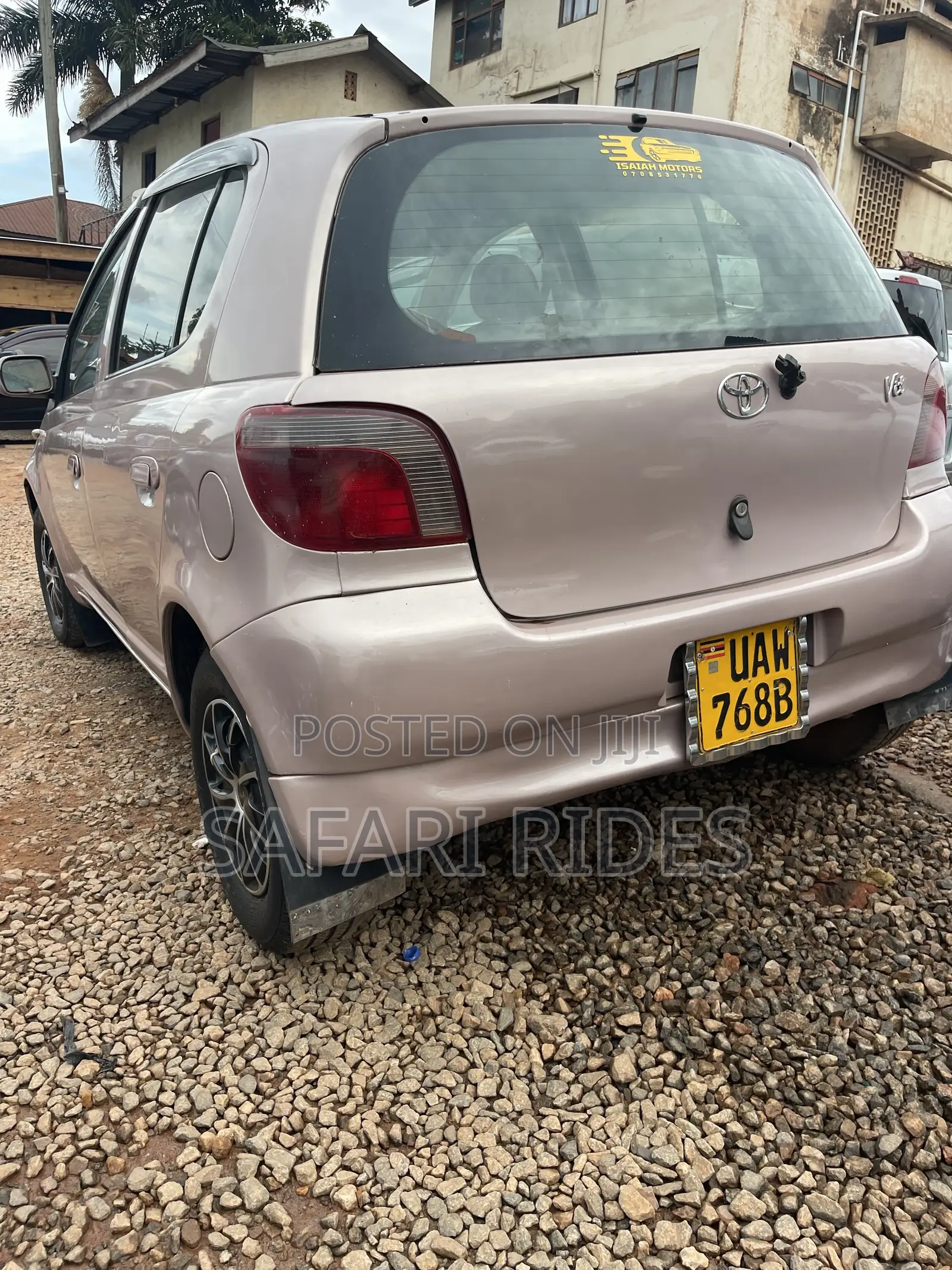 Toyota Vitz 2000 Pink