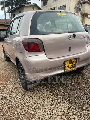 Toyota Vitz 2000 Pink