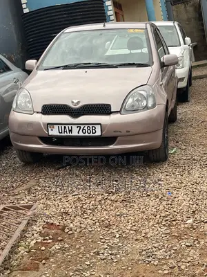 Toyota Vitz 2000 Pink
