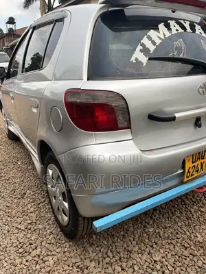 Toyota Vitz 2000 Pink