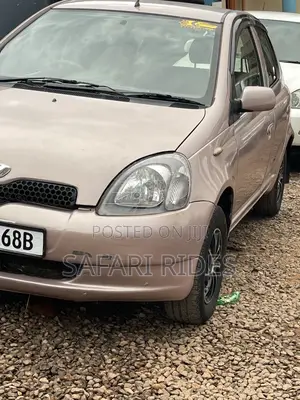 Toyota Vitz 2000 Pink