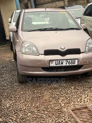 Toyota Vitz 2000 Pink