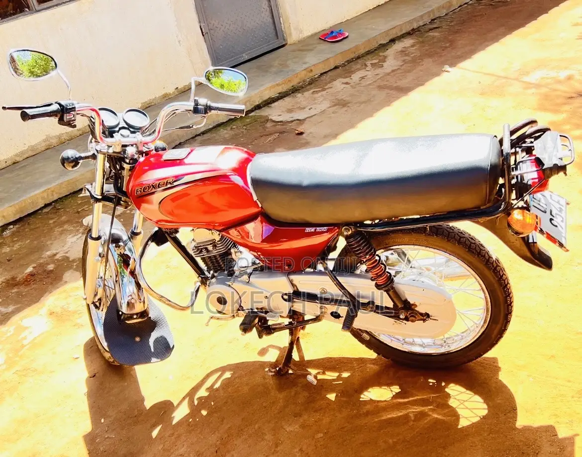 Bajaj Boxer 100 2025 Red