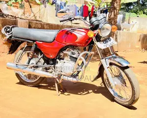 Bajaj Boxer 100 2025 Red