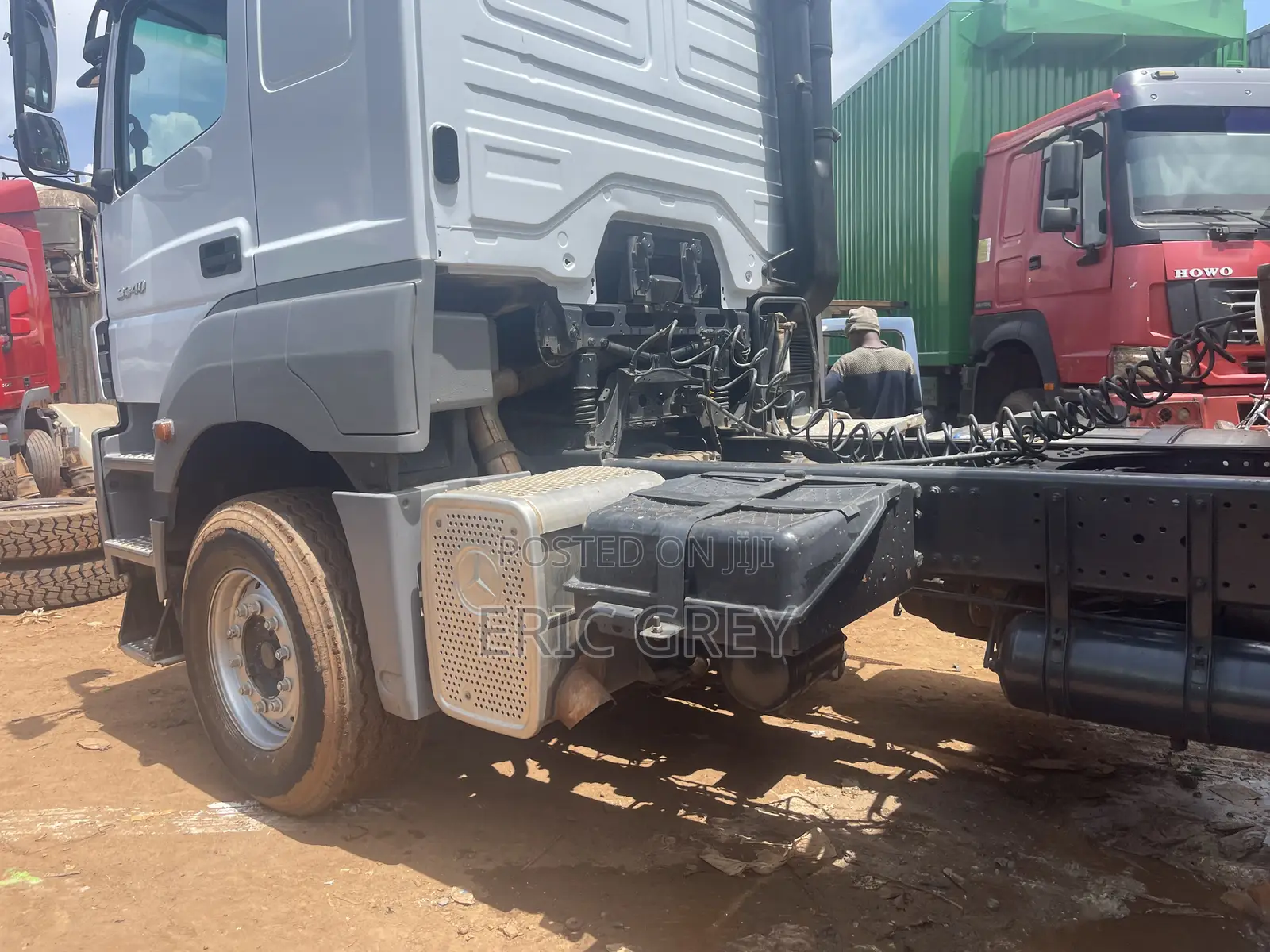 Mercedes-Benz Axor 3340 2011 White, Only the Head Double Axle