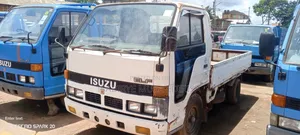 Isuzu ELF Truck 1992 White