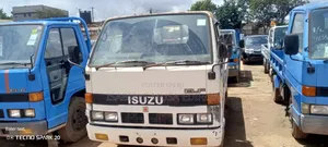 Isuzu ELF Truck 1992 White