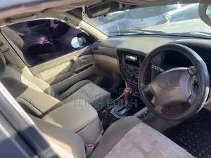 Toyota Land Cruiser Prado 4.0 Petrol TX-L 2006 White