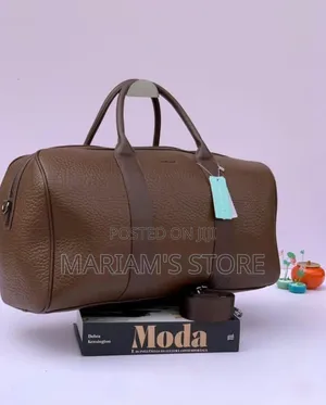 Chrisbella Leather Travel Duffle Bag With Textured Black Finish.
