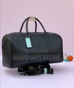 Chrisbella Leather Travel Duffle Bag With Textured Black Finish.