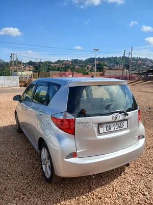 Toyota Ractis 1.3 FWD 2015 Silver