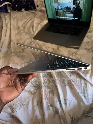 Laptop Apple MacBook Pro 2017 8GB Intel Core i5 SSD 256GB
