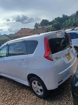 Toyota Passo Sette 1.5 AWD 2010 White