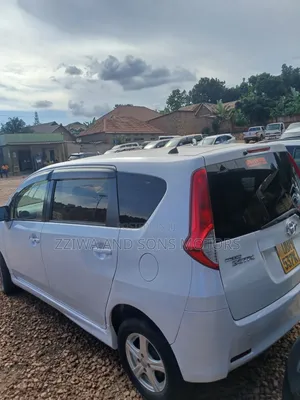 Toyota Passo Sette 1.5 AWD 2010 White