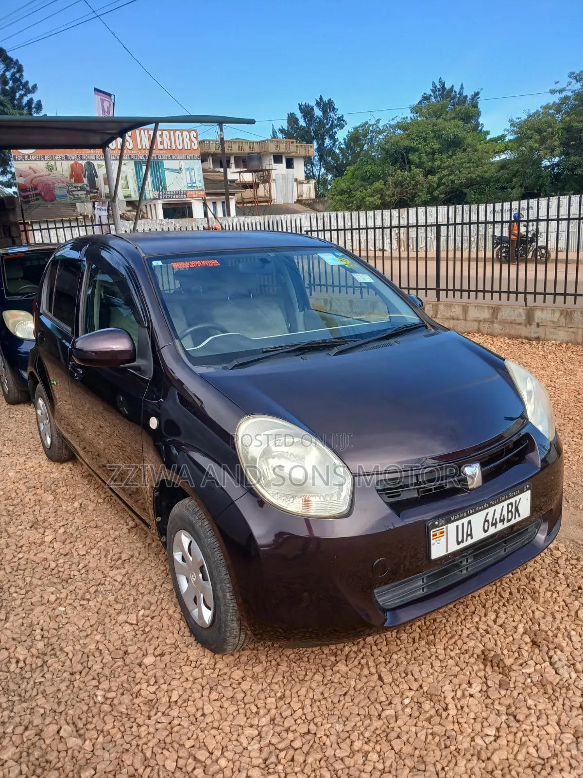 Toyota Passo 1.3 FWD 2012 Maroon