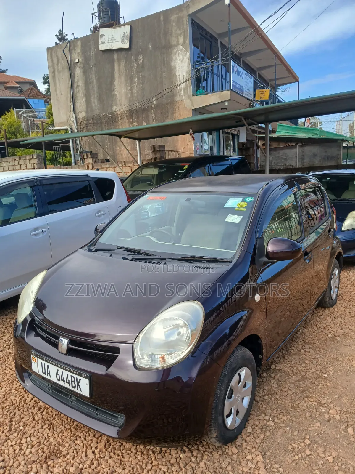 Toyota Passo 1.3 FWD 2012 Maroon