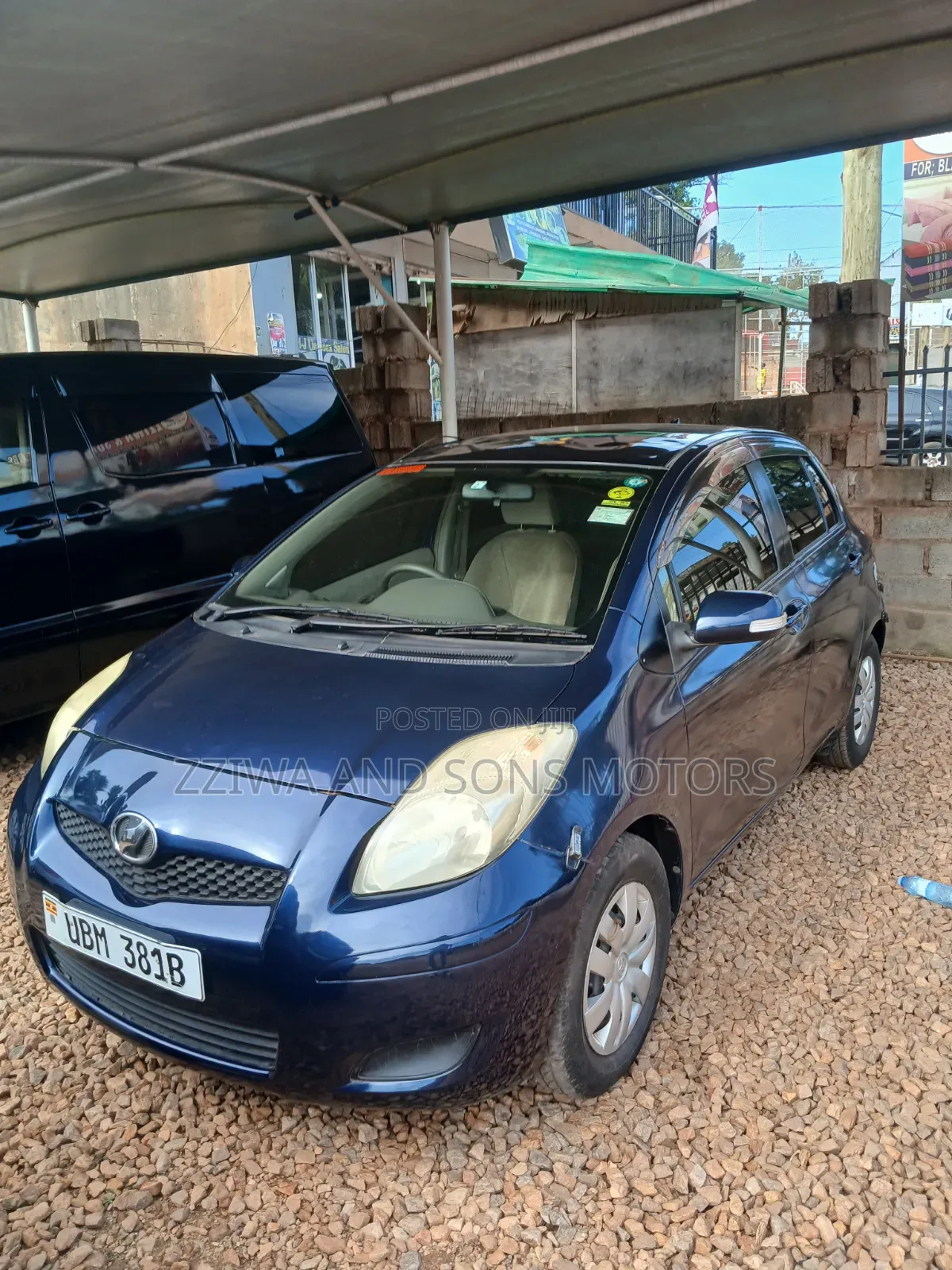 Toyota Vitz 1.5 FWD 5dr 2013 Blue