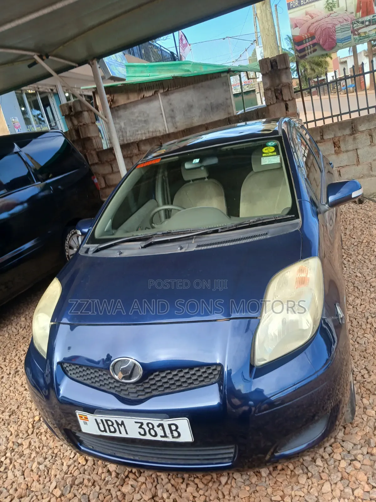 Toyota Vitz 1.5 FWD 5dr 2013 Blue