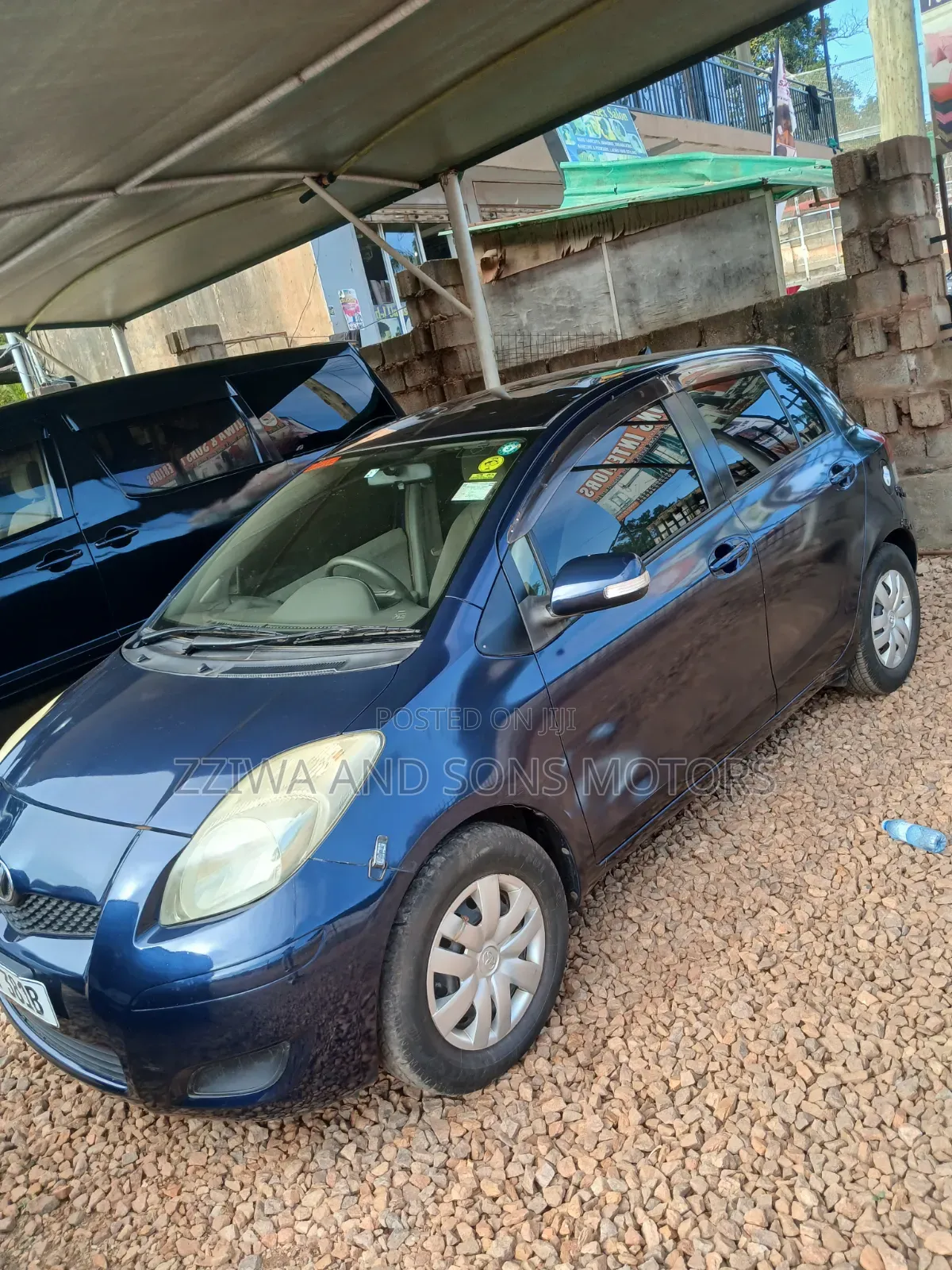 Toyota Vitz 1.5 FWD 5dr 2013 Blue