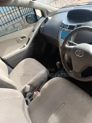 Toyota Vitz 1.5 FWD 5dr 2013 Blue