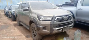 Toyota Hilux 2022 Gold