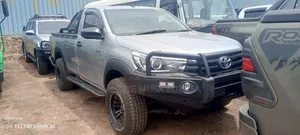 Toyota Hilux 2022 Gold