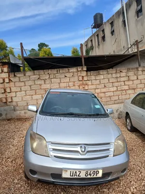 Toyota IST 2003 Silver