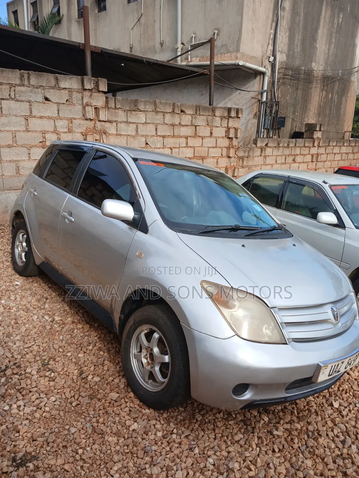 Toyota IST 2003 Silver