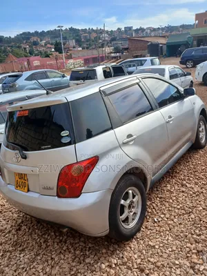 Toyota IST 2003 Silver