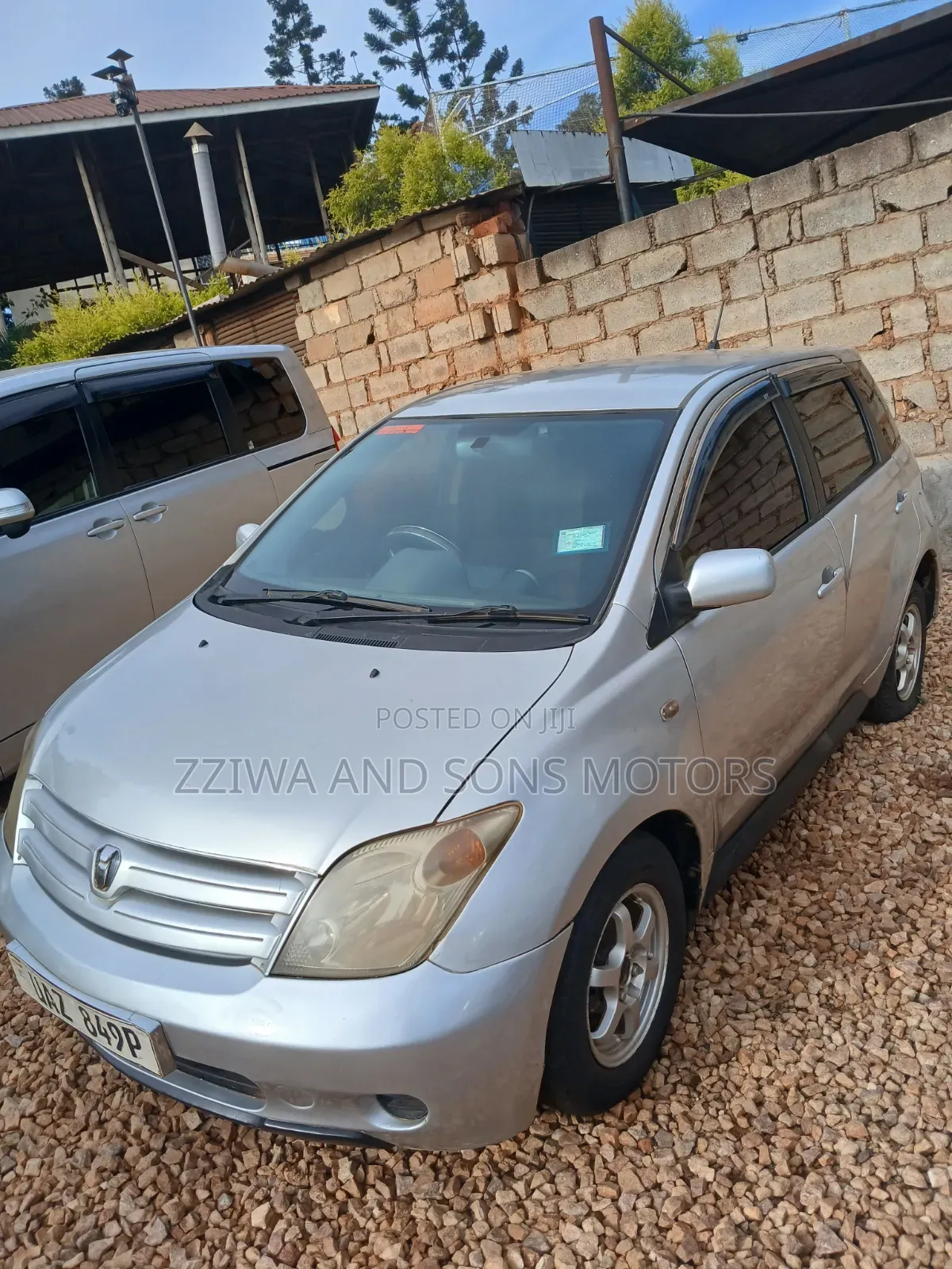 Toyota IST 2003 Silver