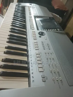 Yamaha PSR S800