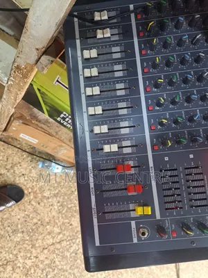Yamaha 8 Channel Amp Mixer/ Amplified Mixer