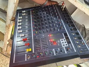 Yamaha 8 Channel Amp Mixer/ Amplified Mixer
